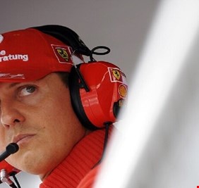 شوماخر يغادر مستشفى في باريس بعد علاج 