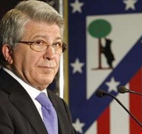 رئيس أتلتيكو يعلق على غرامة برشلونة بسبب جريزمان