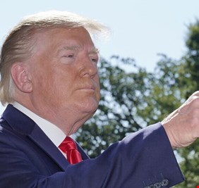 ترامب حول هجوم محتمل على إيران: ستكون ضربة قوية جدا