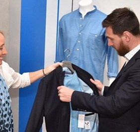 ميسي يقدم علامته التجارية من الملابس