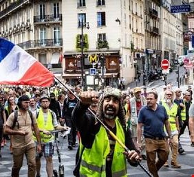 مواجهات في باريس والشرطة تحتجز أكثر من 150 متظاهرا