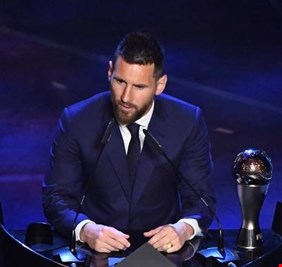 لمن صوت ميسي ورونالدو في جائزة الأفضل؟