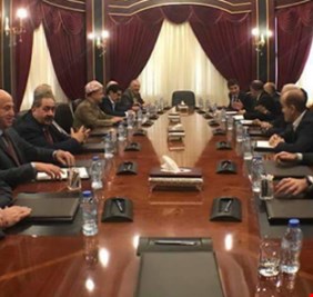 كواليس اجتماع الحزبين الكرديين بأربيل: الاتحاد منزعج من بارزاني   والديمقراطي يعترض بشأن السليمانية