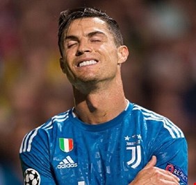 رونالدو ثاني أسوأ منفذ ركلات حرة في تاريخ الدوري الإيطالي