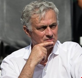 مورينيو يرفض عرض عودته للتدريب