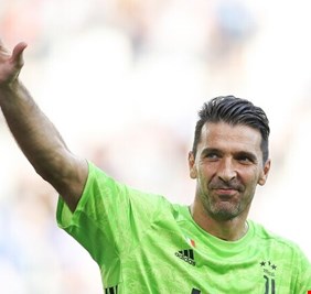 بوفون يدخل التاريخ ويحطم رقما قياسيا مع 