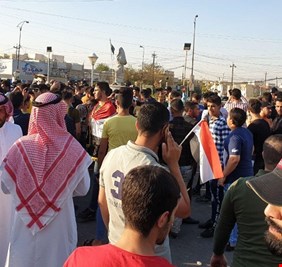 بالتظاهر، آلاف الموصليين يعزفون سمفونية الوفاء لإزاحة الستار عن تمثال عبد الوهاب الساعدي، وأوامر عبد المهدي تمنع تحقيق ذلك !