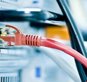 العراق يعيد خدمة الانترنت جزئيا