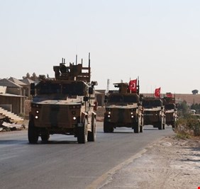 تركيا تعلن إكمال الاستعدادات لشن عملية عسكرية شمال شرق سوريا وترسل تعزيزات إلى حدودها