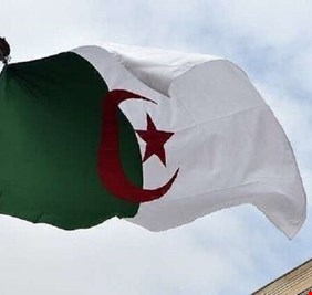 الجزائر تعلن تضامنها مع سوريا
