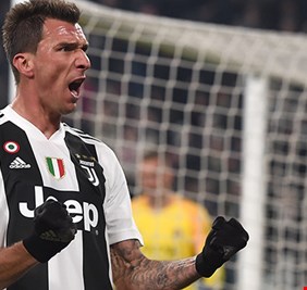 مانشستر يونايتد يتوصل إلى اتفاق لضم ماندزوكيتش