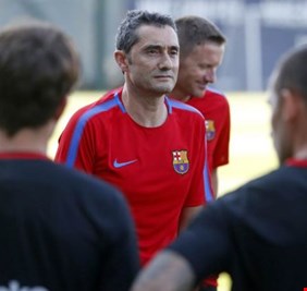 برشلونة يبدأ التخطيط لسد الثغرة المحتملة