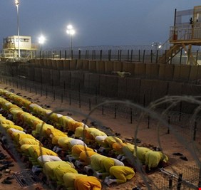ما العلاقة بين العملية التركية في سوريا وسجن بوكا في العراق؟.. تحليل غربي يجيب
