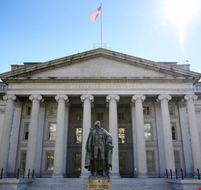 واشنطن تفرض عقوبات على وزارتين تركيتين و3 مسؤولين بينهم وزير الدفاع