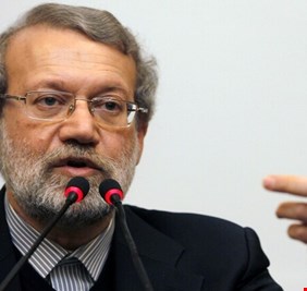 لاريجاني: مستعدون للوساطة في حال قبلت السعودية بحل سياسي في اليمن