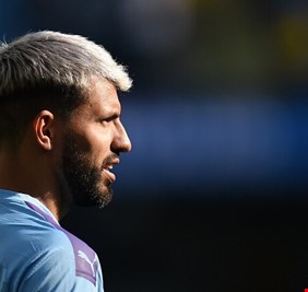 نجم مانشستر سيتي أغويرو يتعرض لحادث سير