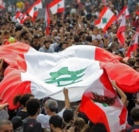 العراقيون مشروع استشهاد أينما حلوا وطلوا .. اول شهيد في التظاهرات اللبنانية عراقي الجنسية والأصل