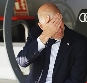 مورينيو وأليغري يترقبان سقوط زيدان مع ريال مدريد