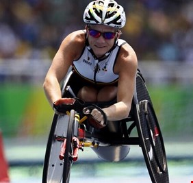 بطلة أولمبية تضع حدا لحياتها وتلجأ للـ