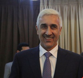 الناس بالناس والكرعة تمشط بالراس.. البلد يحترق، ووزير الشباب يذهب لمشاهدة مباراة ريال مدريد وغلطة سراي!