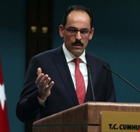 المتحدث باسم أردوغان عن فرنسا: أيامكم ولّت!