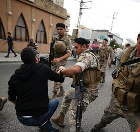 جرحى خلال محاولة قوة من الجيش اللبناني فتح الأوتستراد الدولي في طرابلس
