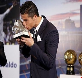 بيريز يتفق مع رونالدو على شغل منصب جديد في ريال مدريد