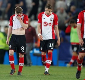 بعد الهزيمة التاريخية بـ9 أهداف.. مبادرة من لاعبي ساوثهامبتون لإرضاء جماهيرهم