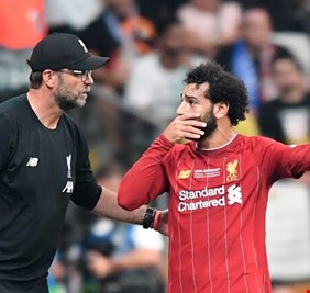 كلوب يطالب مسؤولي الساحرة المستديرة بالتفكير بمحمد صلاح ورفاقه وليس بجيوبهم