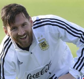 ميسي يقود الأرجنتين في مواجهتي البرازيل والأوروغواي