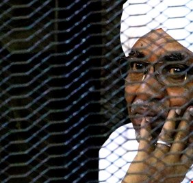 قوى الحرية والتغيير  لا تعارض تسليم البشير للجنائية