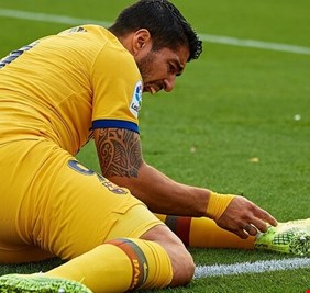 برشلونة يصدر بيانا رسميا حول إصابة سواريز