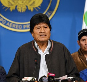 الرئيس البوليفي إيفو موراليس يعلن الاستقالة من منصبه