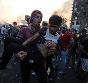 واشنطن بوست: بغداد تخفي عدد قتلى التظاهرات.. والمحتجون يخشون الذهاب إلى المستشفيات