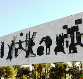 كيف يحصل هذا في ساحة أنتم فرسانها وحراسها، وفي مكان بات مناراً للحرية، وميداناً للعدل والحق ؟!