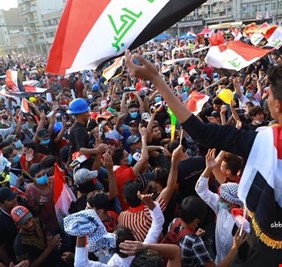 بالفيديو من ساحة التحرير .. المحتجون يواصلون الليل بالنهار مطالبين بإقالة الوزير ثامر الغضبان