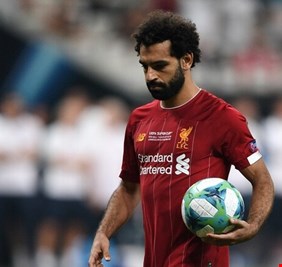 مدرب مصر يعلق على مغادرة صلاح معسكر 