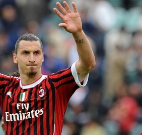 ميلان يبدأ خطوات استعادة إبراهيموفيتش
