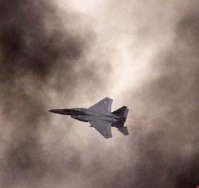 تقرير: الغارات الإسرائيلية الأخيرة على سوريا رسالة للأسد بأن استقرار حكمه مرتبط بها