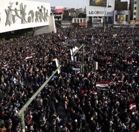 بيان من ساحة التحرير: إقالة حكومة “القناصين” قبل التفاوض ومليونية جديدة لسحب الشرعية