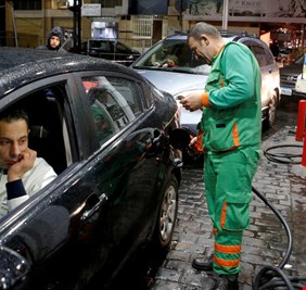 اليوم.. إضراب مفتوح لنقابة محطات الوقود في لبنان