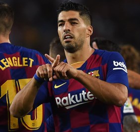 سواريز: أرشح 3 مهاجمين لبرشلونة