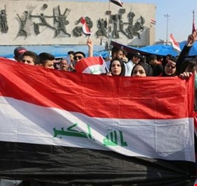 المتظاهرون يطالبون بفتح ملفات الفساد في كردستان واستبدال الاسم الى “إقليم الشمال”