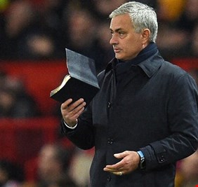 ماذا فعل مورينيو بعد خسارته الأولى مع توتنهام أمام فريقه السابق؟