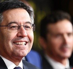 رئيس برشلونة يعلق على إمكانية تأجيل الكلاسيكو مجددا