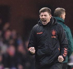 رسميا.. رينجرز يجدد عقد أسطورة ليفربول جيرارد