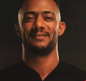 محمد رمضان يرفع السلاح على نفسه والسبب؟