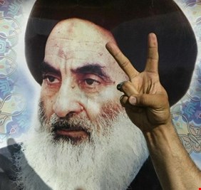 إضاءات جديدة حملتها الخطبة الأخيرة… هل أطلقت المرجعية فتوى “التظاهر الكفائي”؟