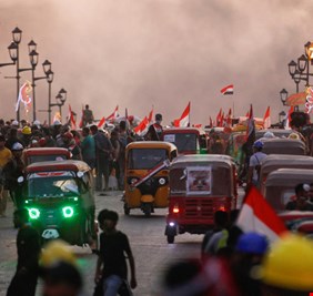 تقرير اميركي: غالبية العراقيين يعيشون بمدخول يومي لا يتجاوز الـ 6 دولار .. جيل ’’الفقراء’’ لن يصدق الوعود