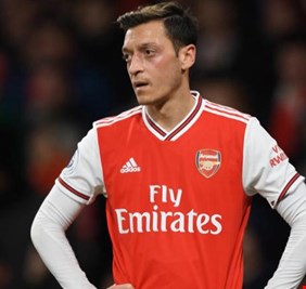 أوزيل على أعتاب مغادرة آرسنال